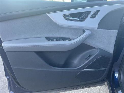 Certified 2024 Audi Q7 3.0T Prestige image 12