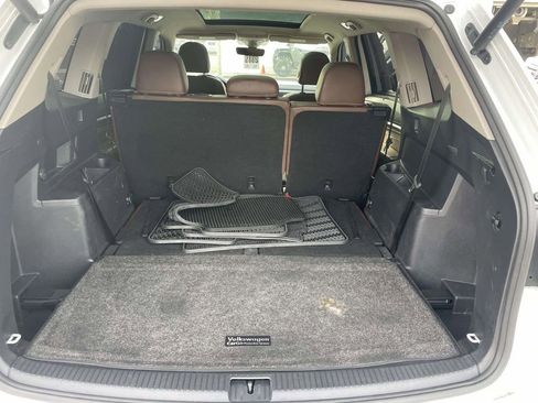 Used 2022 Volkswagen Atlas SEL R-Line image 48