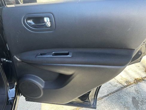 Used 2013 Nissan Rogue S image 24