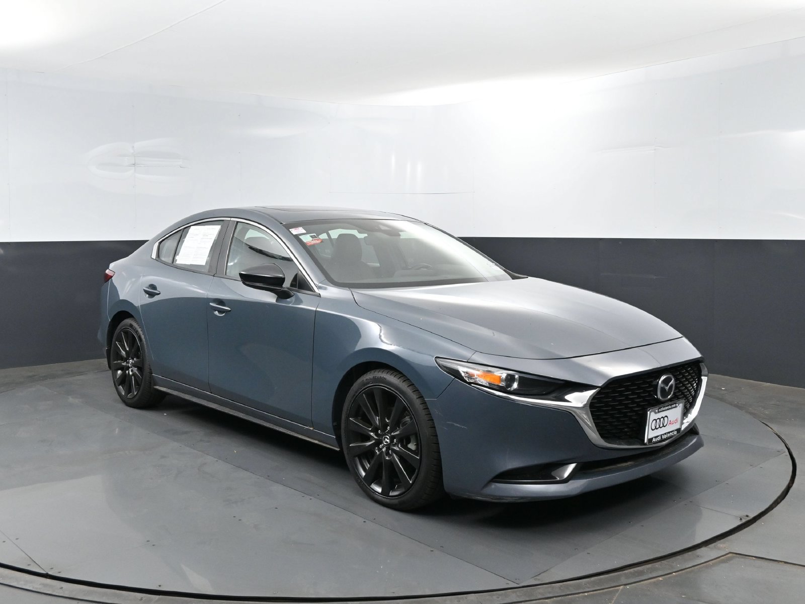 Used 2023 MAZDA MAZDA3 s FWD image 3