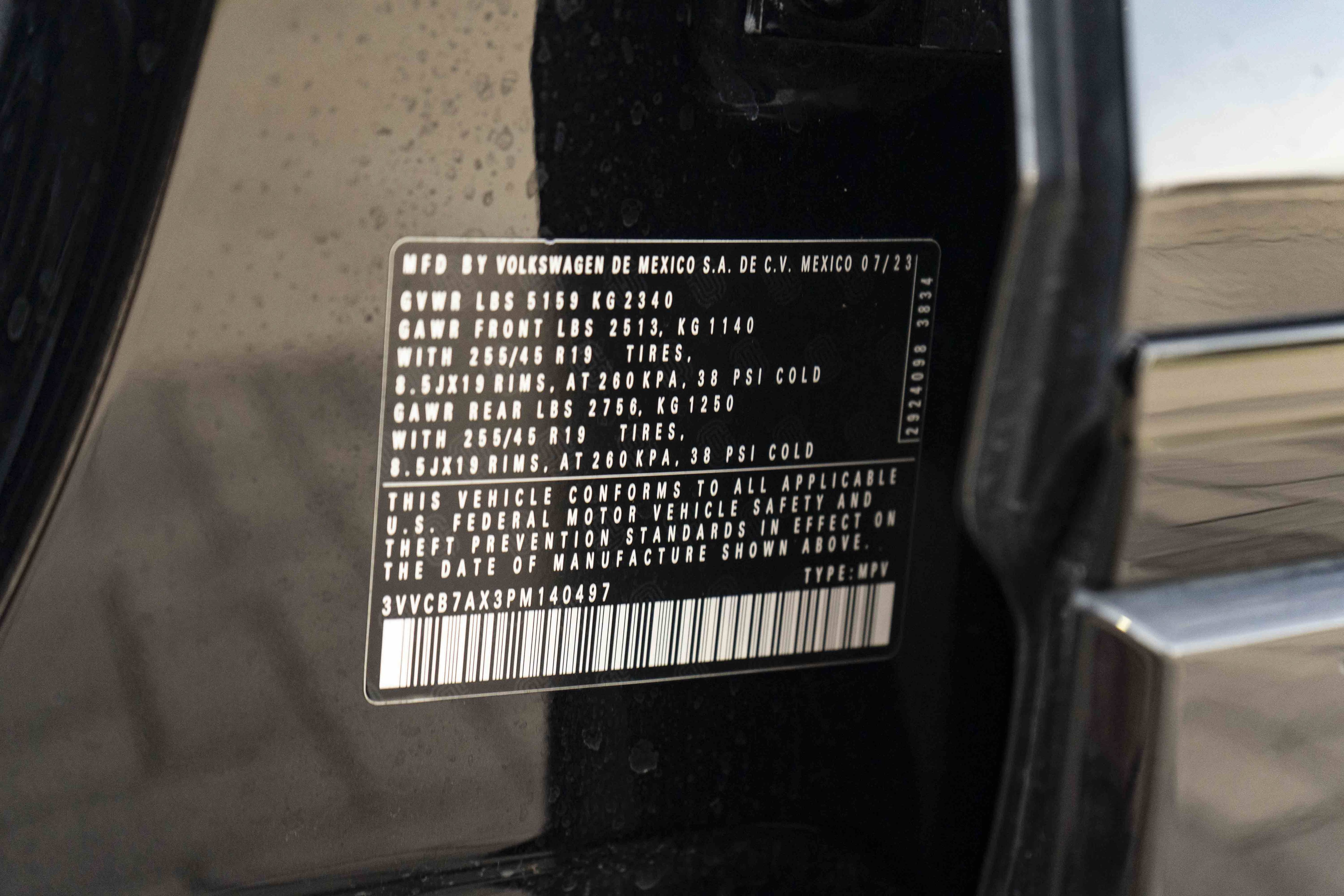Certified 2023 Volkswagen Tiguan SE R-Line FWD image 40