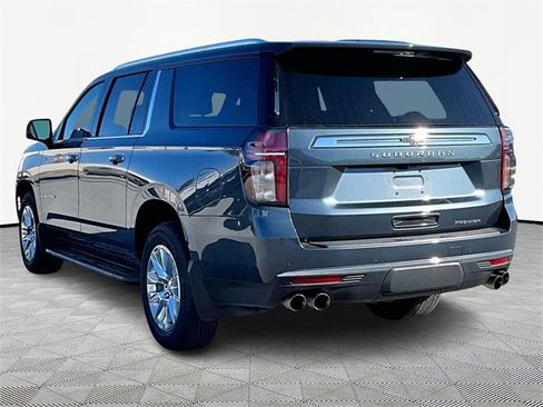 Used 2021 Chevrolet Suburban Premier w/ Premium Package image 4
