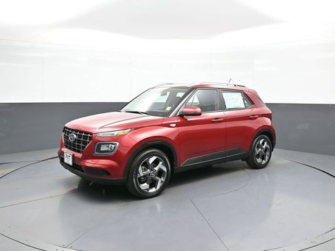 Certified 2023 Hyundai Venue SEL FWD image 10