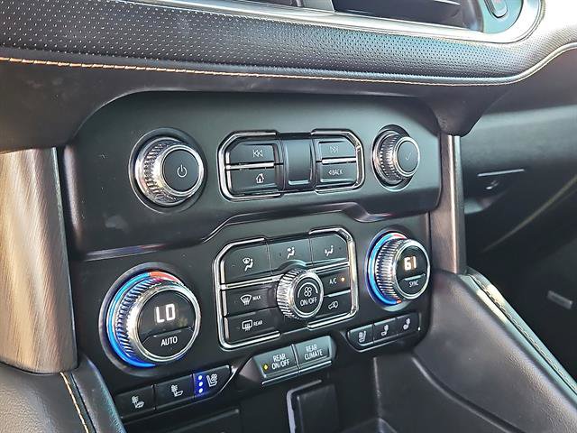 Used 2023 GMC Yukon AT4 w/ AT4 Premium Package AWD/4WD image 19