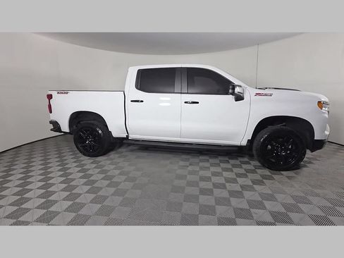 Used 2024 Chevrolet Silverado 1500 LT Trail Boss w/ LT Trail Boss Premium Package AWD/4WD image 39