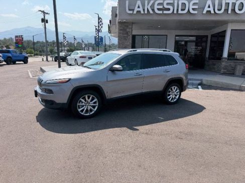 Used 2016 Jeep Cherokee Limited AWD/4WD image 6