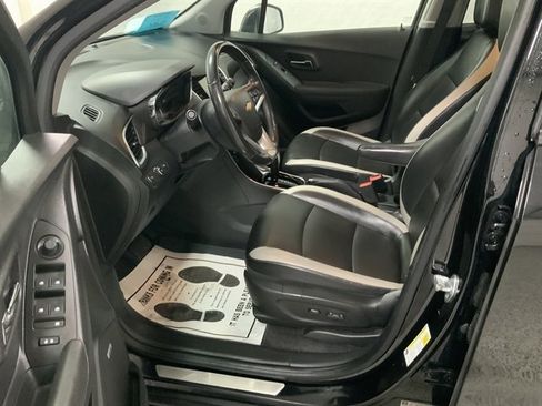 Used 2019 Chevrolet Trax Premier w/ Midnight Edition image 15