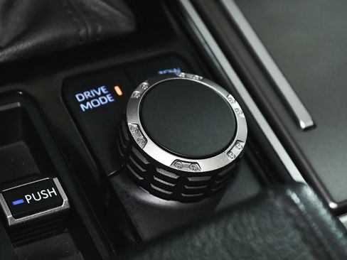 Used 2024 Toyota Sequoia Platinum image 39