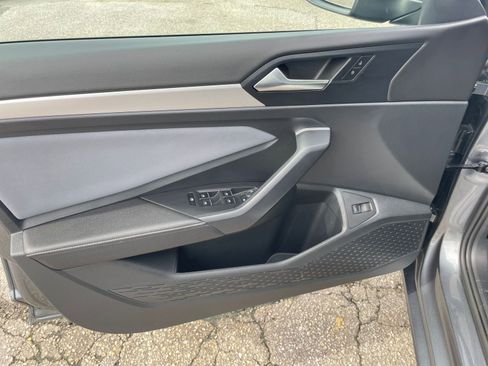 Used 2025 Volkswagen Jetta SE image 20