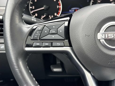 Used 2023 Nissan Altima 2.5 SV w/ SV Premium Package AWD/4WD image 16
