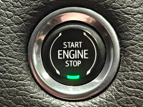 Used 2023 GMC Yukon XL Denali AWD/4WD image 15