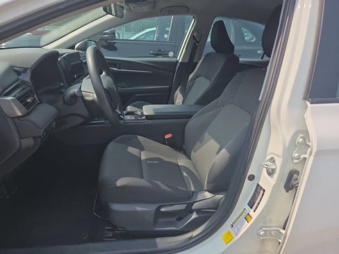 Used 2025 Toyota Camry LE FWD image 3