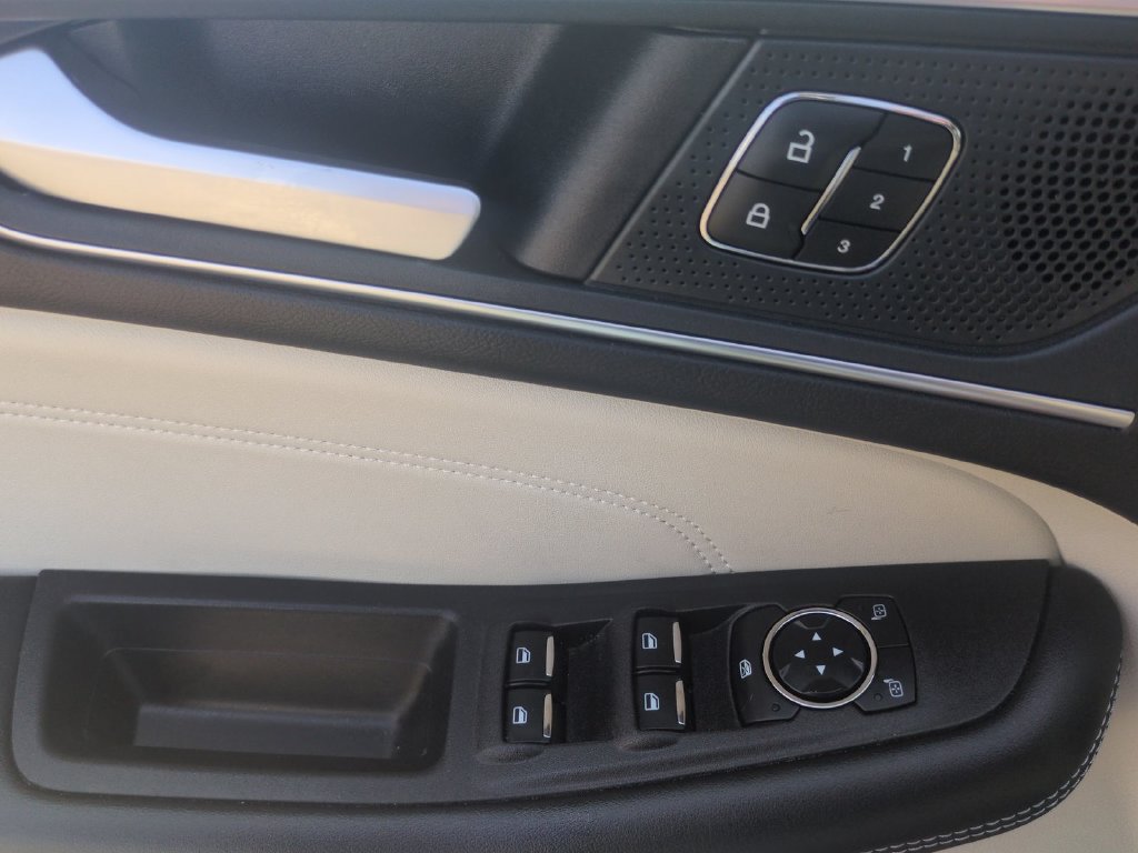 Used 2024 Ford Edge Titanium AWD/4WD image 15