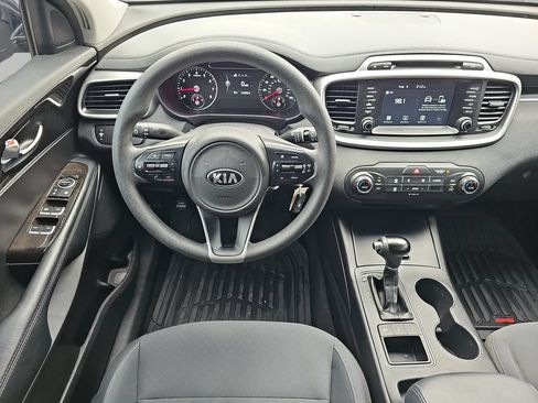 Used 2018 Kia Sorento AWD image 22