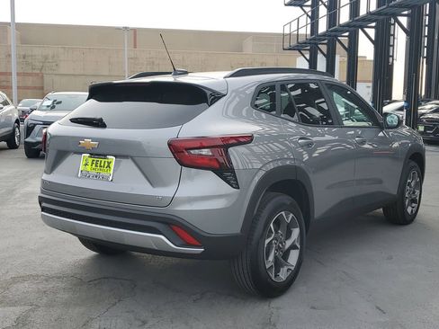 New 2026 Chevrolet Trax LT image 3