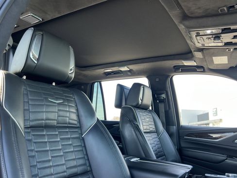 Used 2022 Cadillac Escalade Sport Platinum w/ Heavy-Duty Trailer Package image 30