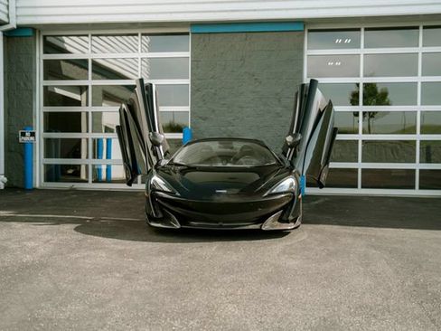 Used 2020 McLaren 600LT Spider RWD image 27