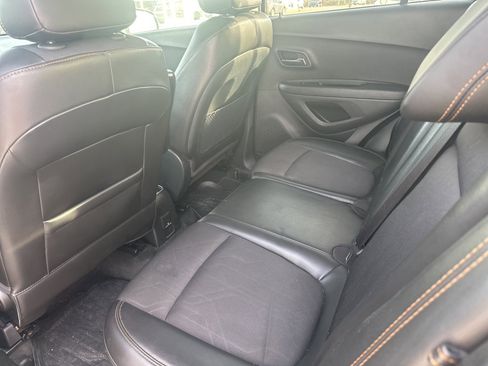 Used 2017 Chevrolet Trax LT w/ LT Convenience Package image 13