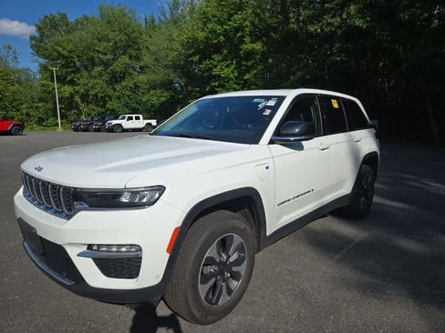 Used 2023 Jeep Grand Cherokee 4WD 4xe w/ Luxury Tech Group II image 7