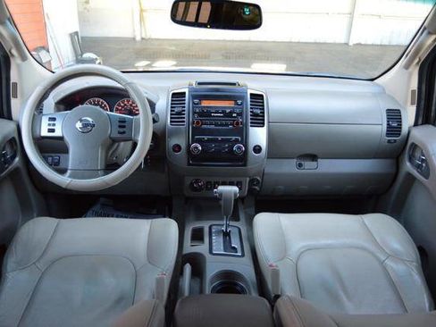 Used 2012 Nissan Frontier SL w/ Moonroof Pkg image 15