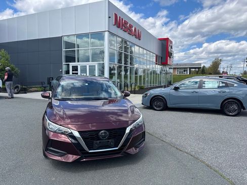 Certified 2022 Nissan Sentra SV w/ SV Premium Package FWD image 2