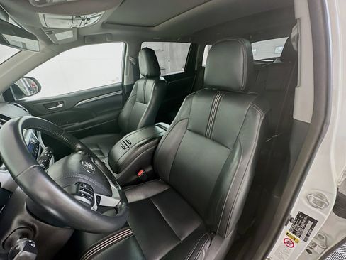 Used 2018 Toyota Highlander SE AWD/4WD image 21