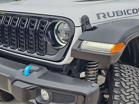 Used 2024 Jeep Wrangler Unlimited image 36