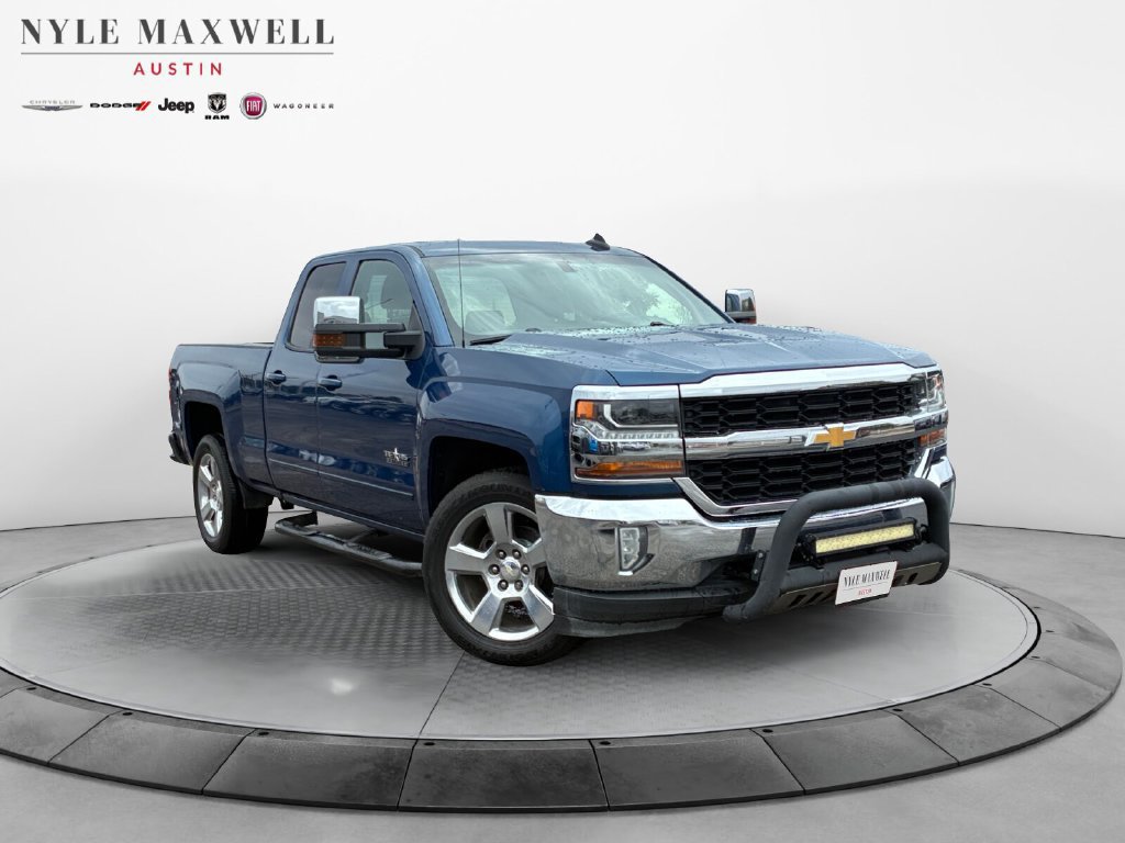 Used 2018 Chevrolet Silverado 1500 LT w/ Texas Edition RWD image 2