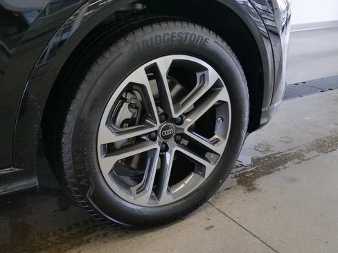 New 2025 Audi Q5 Prestige image 8
