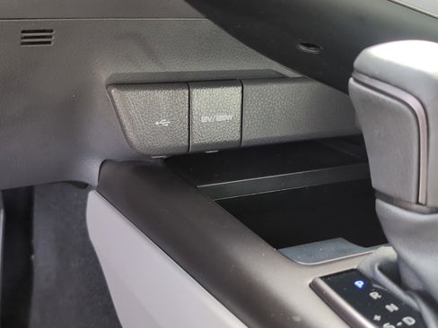 Certified 2024 Toyota Camry SE FWD image 38