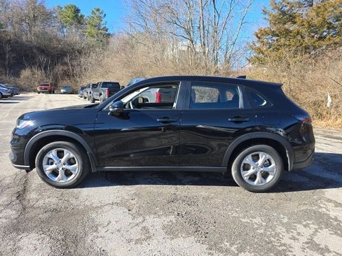Used 2025 Honda HR-V LX image 2