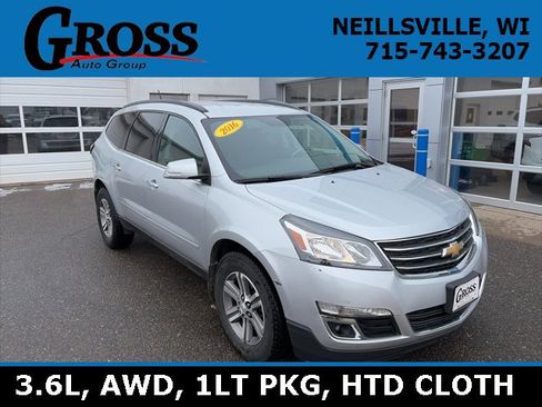 Used 2016 Chevrolet Traverse LT image 1