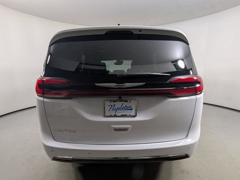 New 2026 Chrysler Pacifica Select FWD image 7