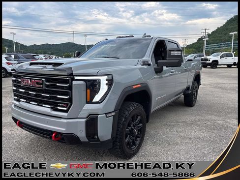 Used 2025 GMC Sierra 2500 AT4 AWD/4WD image 1