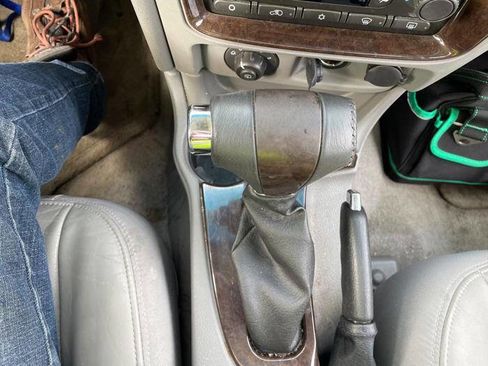 Used 2007 Buick Rainier CXL image 38