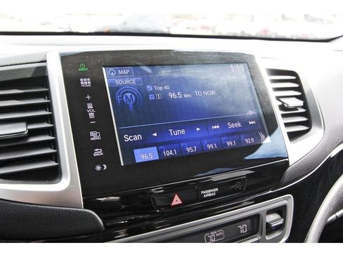Used 2016 Honda Pilot Touring image 22