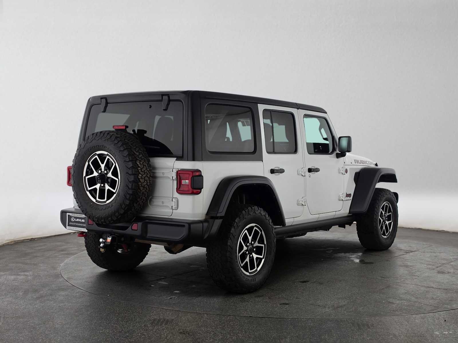 Used 2024 Jeep Wrangler Unlimited Rubicon AWD/4WD image 3