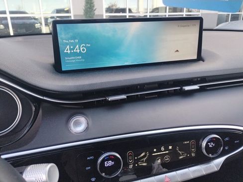 Used 2024 Genesis GV70 2.5T w/ Select Package image 8