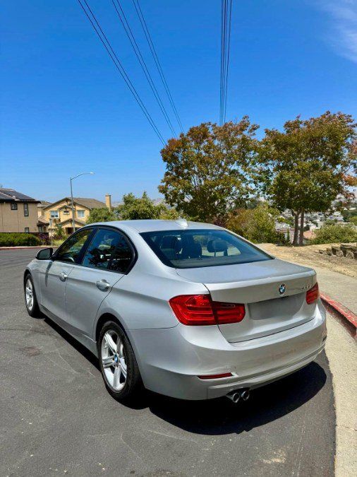 Used 2013 BMW 328i Sedan RWD image 5