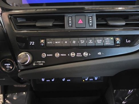 Used 2025 Lexus ES 300h F Sport w/ Accessory Package (Z1) image 22