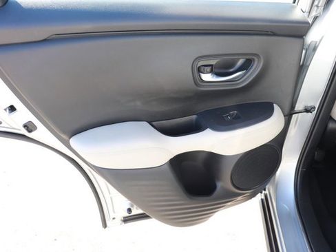 Certified 2024 Honda HR-V LX image 12