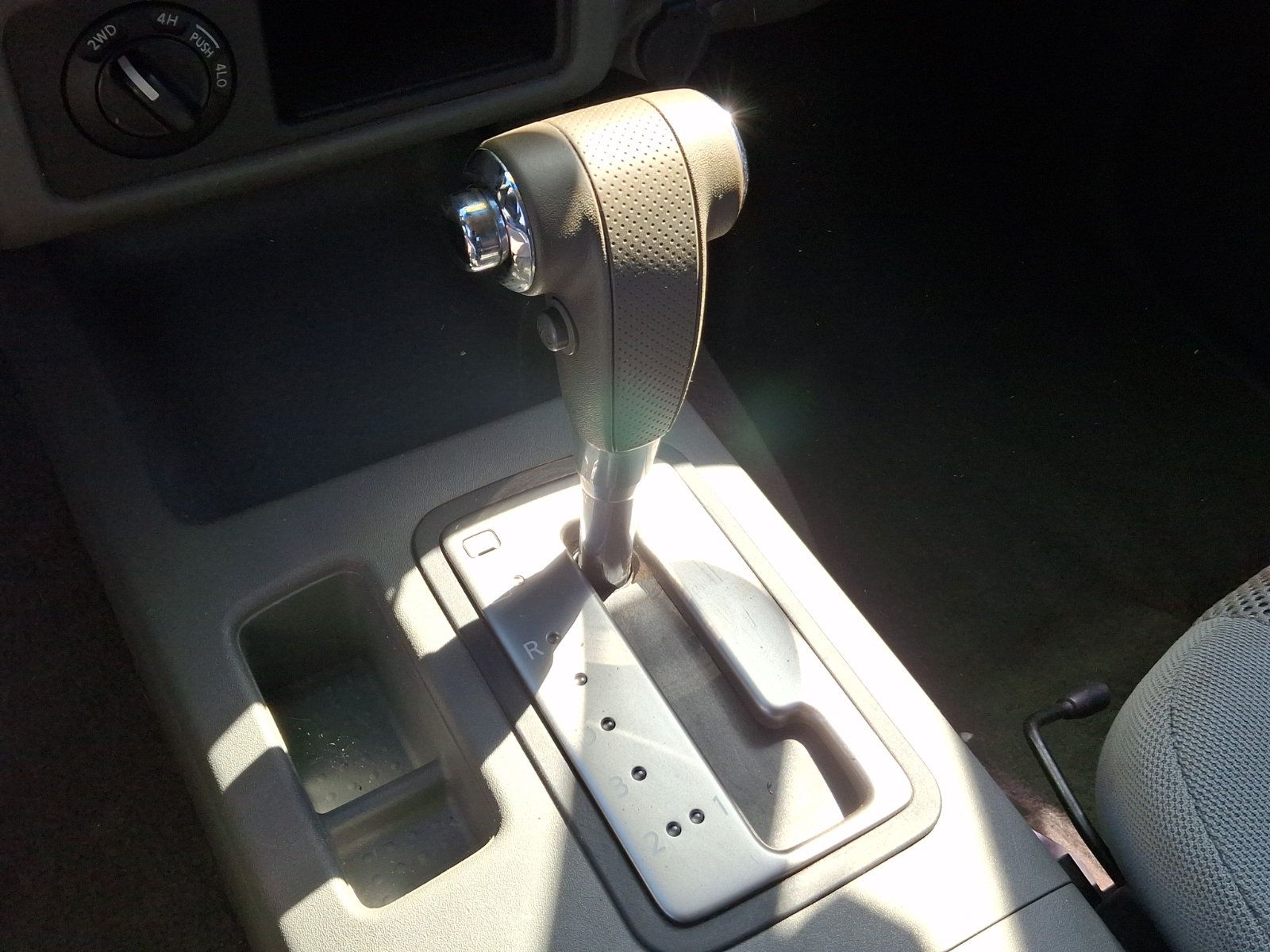 Used 2006 Nissan Frontier LE AWD/4WD image 15