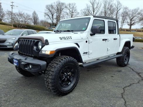 Used 2021 Jeep Gladiator Willys image 7