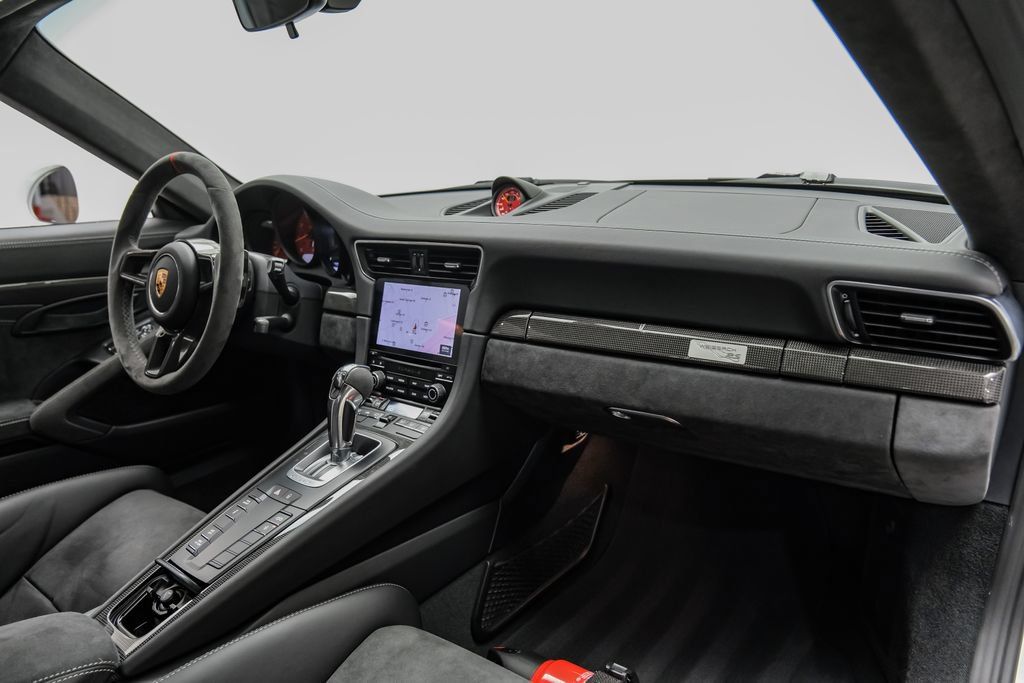 Used 2018 Porsche 911 GT2 RS RWD image 13