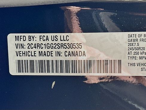 Used 2025 Chrysler Pacifica Limited image 33