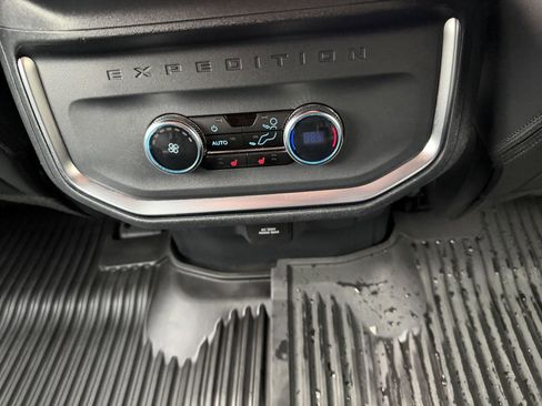 Used 2025 Ford Expedition Tremor image 18