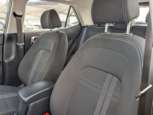 Used 2025 Hyundai Venue SEL FWD image 14