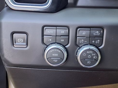 Certified 2026 GMC Sierra 1500 Denali AWD/4WD image 9