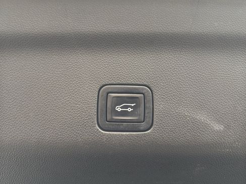Used 2022 GMC Yukon AT4 w/ AT4 Premium Package AWD/4WD image 6