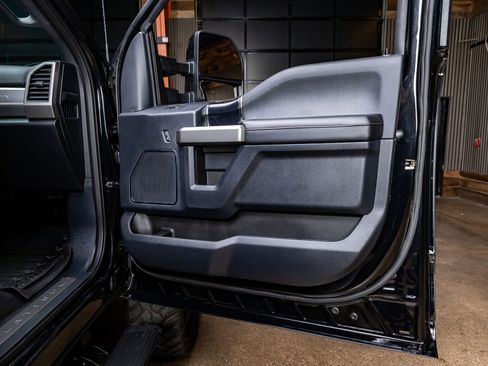 Used 2022 Ford F450 Platinum w/ FX4 Off-Road Package image 37